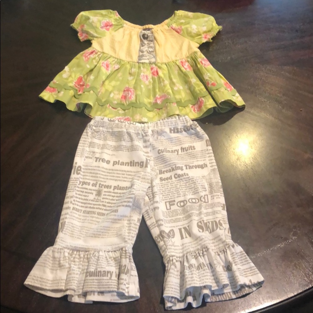 Mustard pie infant outfit.